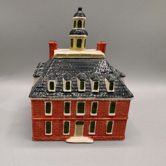 Governor’s Palace Williamsburg Royal Goedewaagen Delft Holland Figurine - Picture 3 of 5